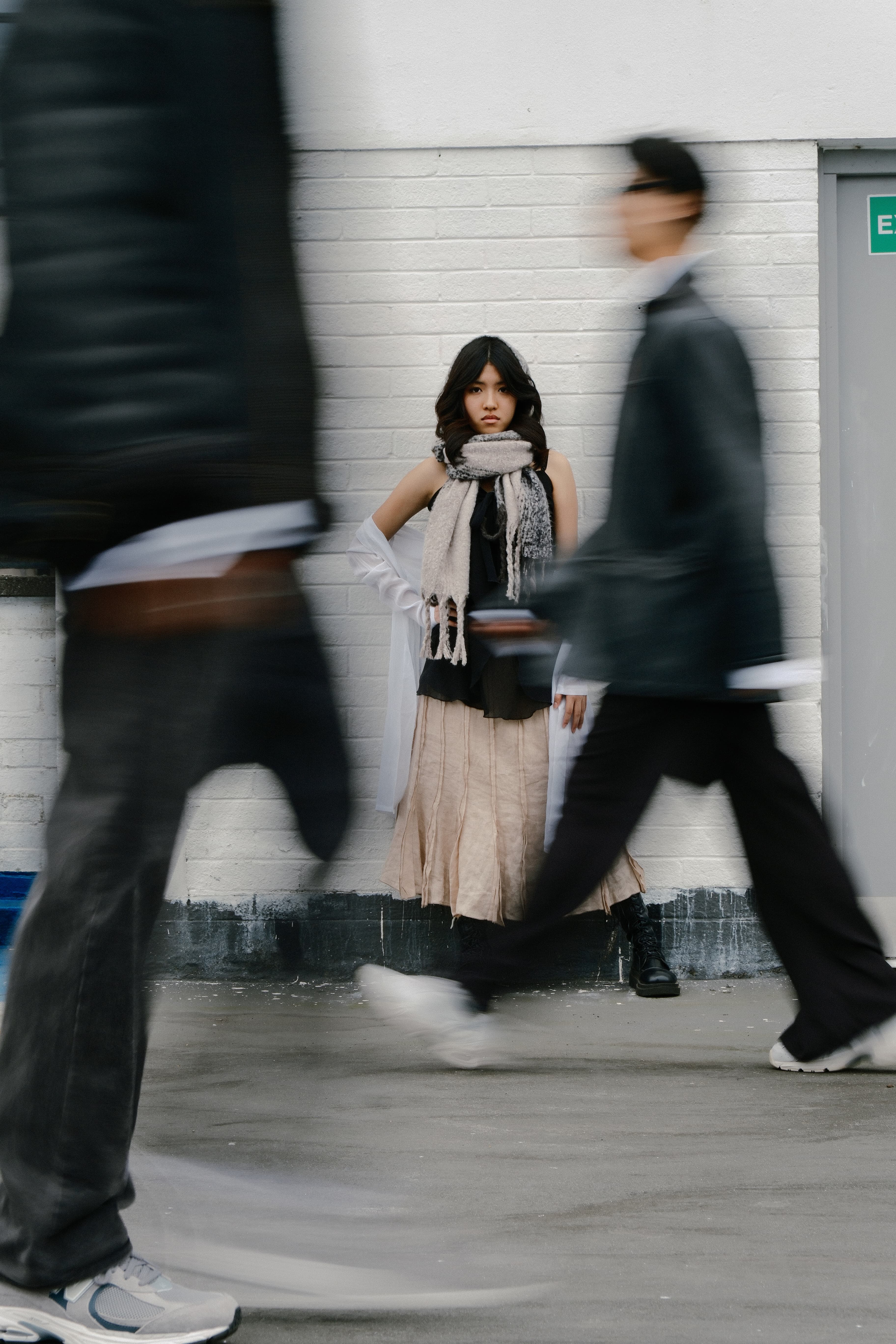Street crossing blur